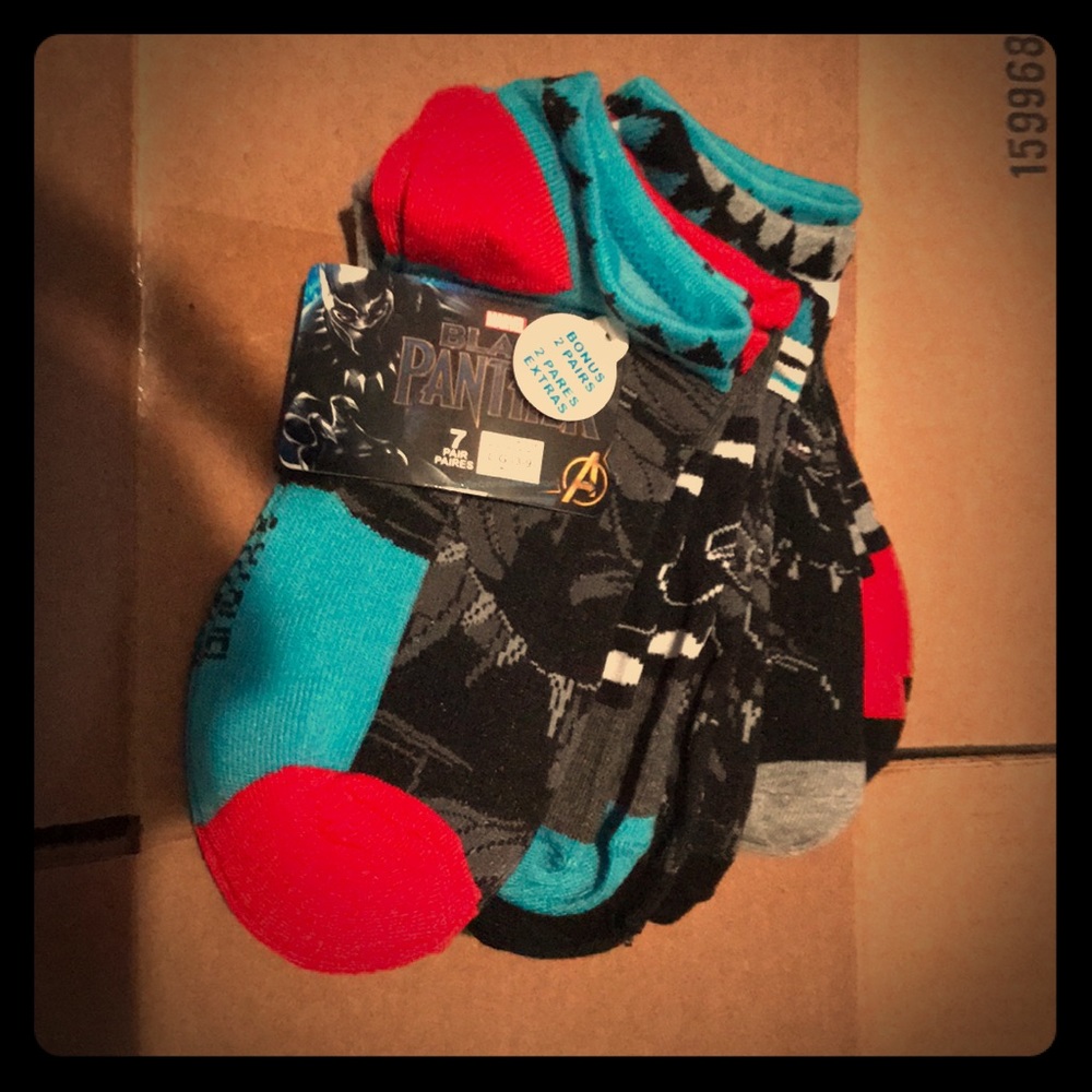 Black panther boys socks: 7 pairs lg(3-9) NWT